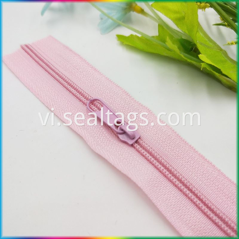 Polyester Zippers Wholesale
